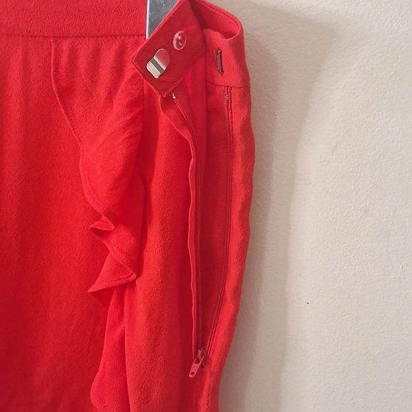 H & M ruffled front side  zip crepe shorts SZ 10 - Picture 4 of 6